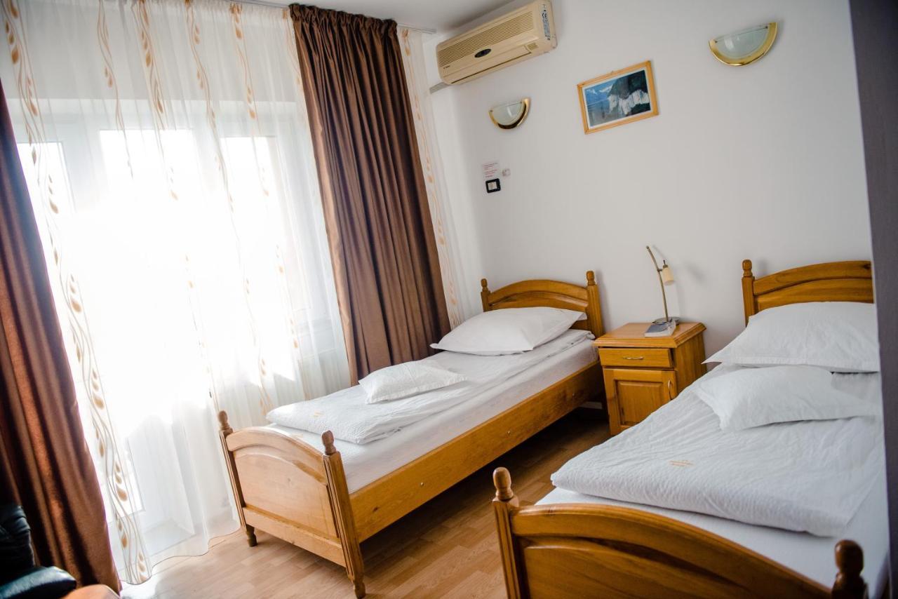 Pensiune Roua Arad Exterior foto