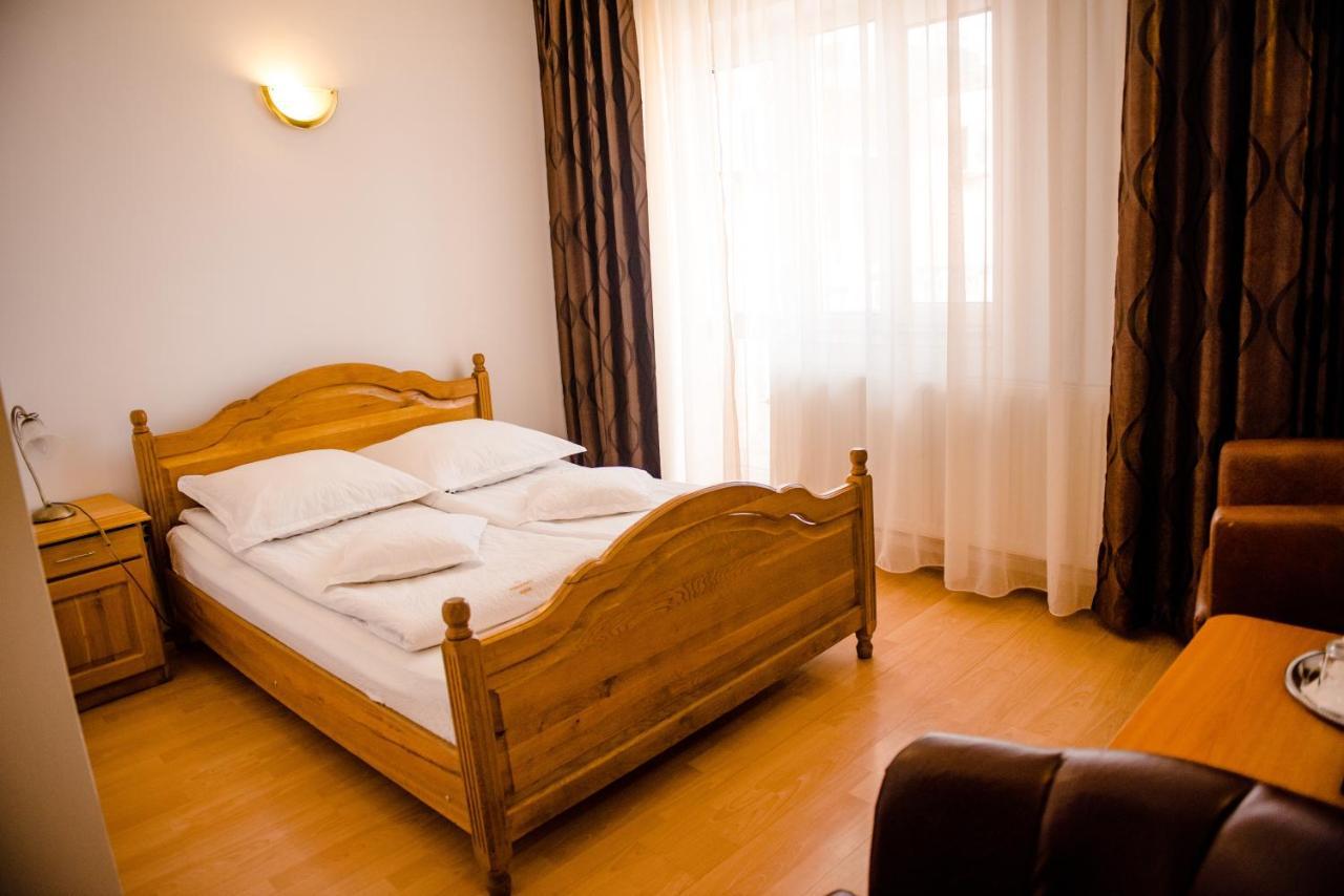 Pensiune Roua Arad Exterior foto