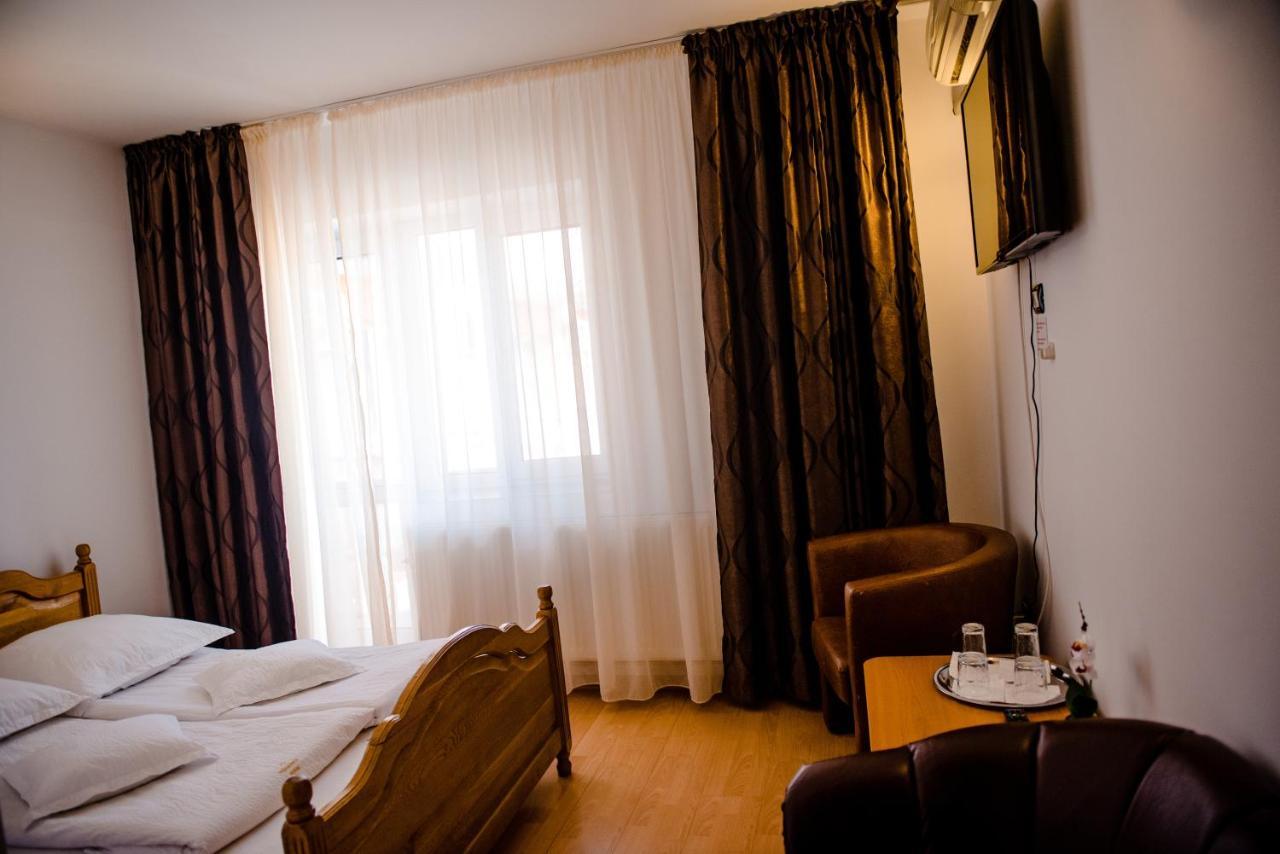 Pensiune Roua Arad Exterior foto