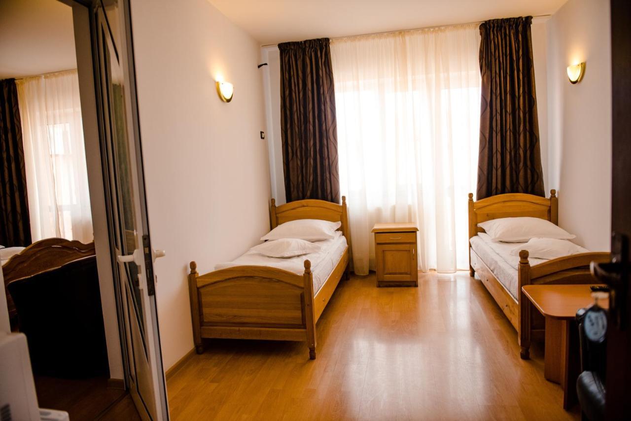Pensiune Roua Arad Exterior foto